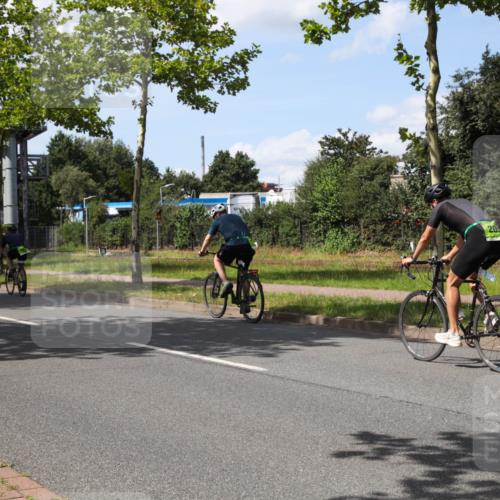 10.08.2025 - GEWOBA Citytriathlon Bremen Yannick Fuchs http://msf.ph/oto/8575214 10.08.2025 14:22:40 Radfahren 86, 204, 217, 242, 259, 280, 297, 427 meine-sportfotos.de