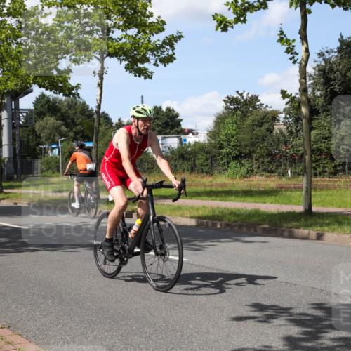 10.08.2025 - GEWOBA Citytriathlon Bremen Yannick Fuchs http://msf.ph/oto/8575219 10.08.2025 14:22:46 Radfahren 86, 89, 182, 204, 242, 252, 280, 289, 297, 353, 427 meine-sportfotos.de