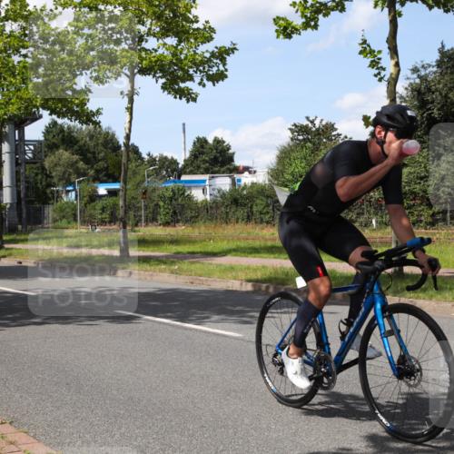 10.08.2025 - GEWOBA Citytriathlon Bremen Yannick Fuchs http://msf.ph/oto/8575224 10.08.2025 14:22:51 Radfahren 86, 89, 182, 204, 246, 252, 280, 288, 289, 297, 353, 427 meine-sportfotos.de