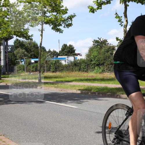 10.08.2025 - GEWOBA Citytriathlon Bremen Yannick Fuchs http://msf.ph/oto/8575232 10.08.2025 14:23:02 Radfahren 89, 163, 182, 222, 246, 249, 252, 280, 288, 289, 353, 423, 427, 431, 480 meine-sportfotos.de