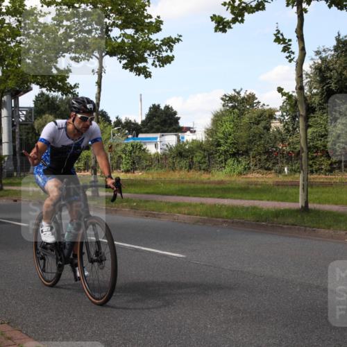 10.08.2025 - GEWOBA Citytriathlon Bremen Yannick Fuchs http://msf.ph/oto/8575272 10.08.2025 14:23:29 Radfahren 99, 154, 200, 205, 213, 225, 234, 250, 251, 317, 478 meine-sportfotos.de