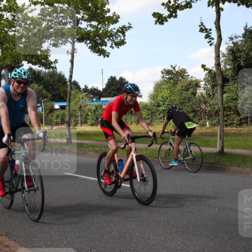 10.08.2025 - GEWOBA Citytriathlon Bremen Yannick Fuchs http://msf.ph/oto/8575275 10.08.2025 14:23:31 Radfahren 99, 154, 158, 200, 205, 225, 234, 250, 251, 317 meine-sportfotos.de