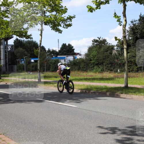 10.08.2025 - GEWOBA Citytriathlon Bremen Yannick Fuchs http://msf.ph/oto/8575318 10.08.2025 14:23:53 Radfahren 128, 158, 221, 234 meine-sportfotos.de