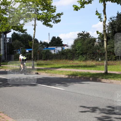10.08.2025 - GEWOBA Citytriathlon Bremen Yannick Fuchs http://msf.ph/oto/8575320 10.08.2025 14:23:54 Radfahren 128, 158, 221 meine-sportfotos.de