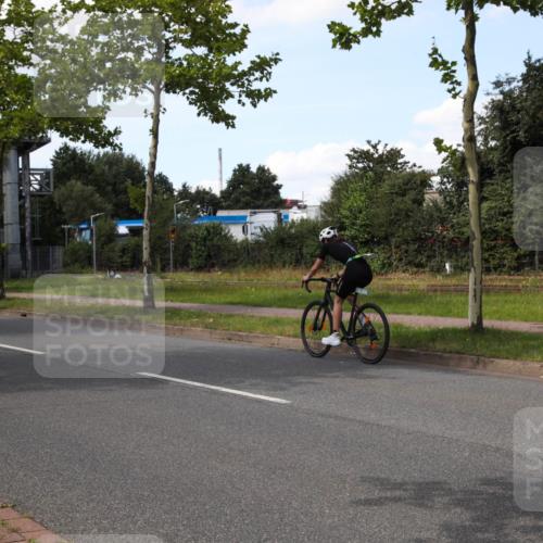 10.08.2025 - GEWOBA Citytriathlon Bremen Yannick Fuchs http://msf.ph/oto/8575331 10.08.2025 14:23:59 Radfahren 128, 221 meine-sportfotos.de