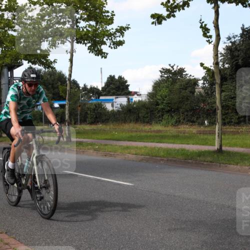 10.08.2025 - GEWOBA Citytriathlon Bremen Yannick Fuchs http://msf.ph/oto/8575334 10.08.2025 14:24:04 Radfahren 221 meine-sportfotos.de