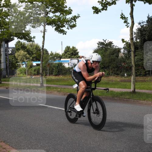 10.08.2025 - GEWOBA Citytriathlon Bremen Yannick Fuchs http://msf.ph/oto/8575352 10.08.2025 14:24:41 Radfahren 3, 165, 180, 247, 298, 332, 432, 488 meine-sportfotos.de