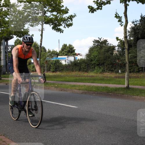 10.08.2025 - GEWOBA Citytriathlon Bremen Yannick Fuchs http://msf.ph/oto/8575353 10.08.2025 14:24:42 Radfahren 3, 165, 180, 247, 298, 332, 432, 488 meine-sportfotos.de