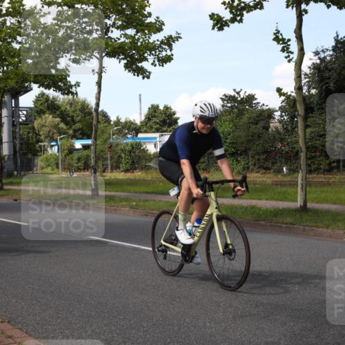 10.08.2025 - GEWOBA Citytriathlon Bremen Yannick Fuchs http://msf.ph/oto/8575354 10.08.2025 14:24:43 Radfahren 3, 165, 180, 247, 298, 332, 432, 488 meine-sportfotos.de
