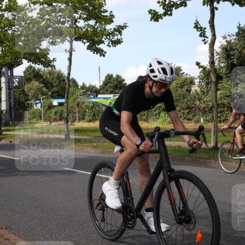 10.08.2025 - GEWOBA Citytriathlon Bremen Yannick Fuchs http://msf.ph/oto/8575361 10.08.2025 14:24:58 Radfahren 22, 166, 202, 235, 269, 332, 346, 432 meine-sportfotos.de