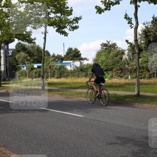 10.08.2025 - GEWOBA Citytriathlon Bremen Yannick Fuchs http://msf.ph/oto/8575362 10.08.2025 14:24:59 Radfahren 22, 166, 202, 235, 269, 332, 346, 432 meine-sportfotos.de