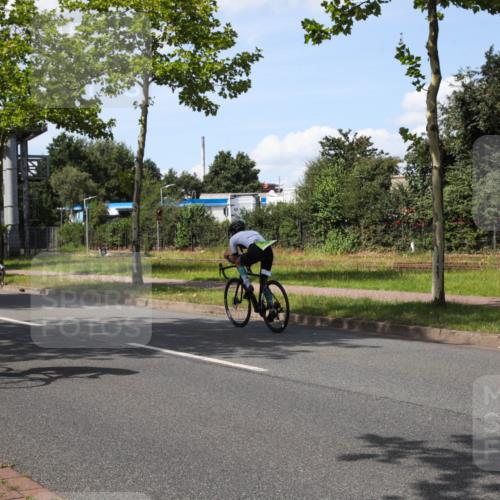 10.08.2025 - GEWOBA Citytriathlon Bremen Yannick Fuchs http://msf.ph/oto/8575364 10.08.2025 14:25:02 Radfahren 22, 166, 202, 235, 269, 332, 346, 432 meine-sportfotos.de
