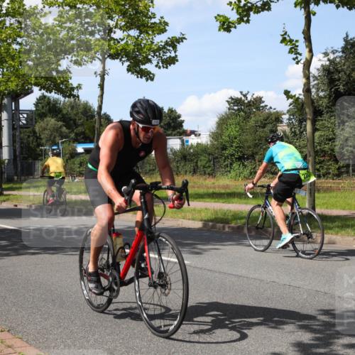 10.08.2025 - GEWOBA Citytriathlon Bremen Yannick Fuchs http://msf.ph/oto/8575372 10.08.2025 14:25:04 Radfahren 22, 166, 202, 235, 269, 346, 462 meine-sportfotos.de