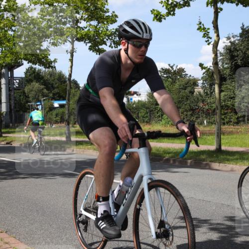 10.08.2025 - GEWOBA Citytriathlon Bremen Yannick Fuchs http://msf.ph/oto/8575376 10.08.2025 14:25:05 Radfahren 22, 49, 166, 202, 235, 267, 269, 270, 346, 462 meine-sportfotos.de