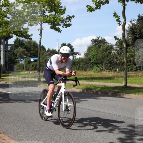 10.08.2025 - GEWOBA Citytriathlon Bremen Yannick Fuchs http://msf.ph/oto/8575379 10.08.2025 14:25:14 Radfahren 22, 49, 85, 166, 202, 208, 235, 267, 270, 323, 326, 336, 462, 479 meine-sportfotos.de