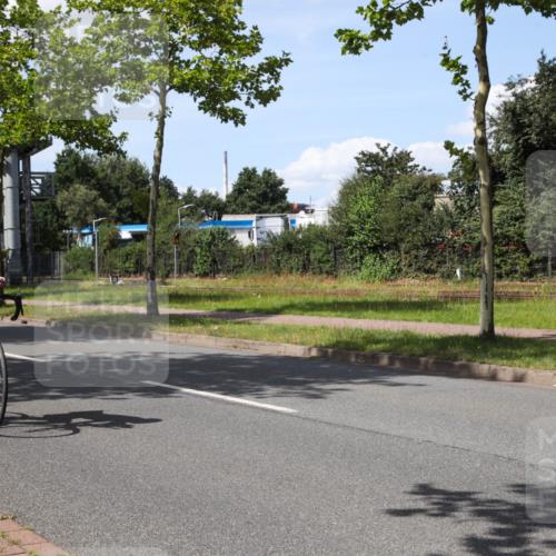 10.08.2025 - GEWOBA Citytriathlon Bremen Yannick Fuchs http://msf.ph/oto/8575423 10.08.2025 14:25:49 Radfahren 167, 181, 446, 499 meine-sportfotos.de