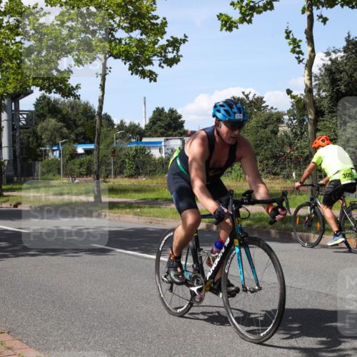10.08.2025 - GEWOBA Citytriathlon Bremen Yannick Fuchs http://msf.ph/oto/8575461 10.08.2025 14:26:04 Radfahren 181, 220, 231, 273, 325, 331, 446 meine-sportfotos.de