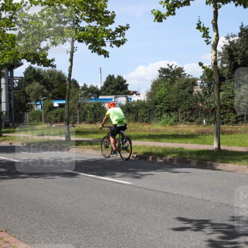 10.08.2025 - GEWOBA Citytriathlon Bremen Yannick Fuchs http://msf.ph/oto/8575463 10.08.2025 14:26:04 Radfahren 181, 220, 231, 273, 325, 331, 446 meine-sportfotos.de