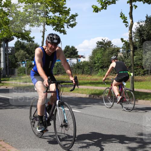 10.08.2025 - GEWOBA Citytriathlon Bremen Yannick Fuchs http://msf.ph/oto/8575470 10.08.2025 14:26:07 Radfahren 181, 220, 231, 273, 278, 325, 331, 446 meine-sportfotos.de