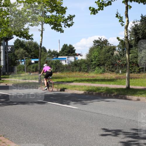10.08.2025 - GEWOBA Citytriathlon Bremen Yannick Fuchs http://msf.ph/oto/8575488 10.08.2025 14:26:12 Radfahren 181, 220, 231, 273, 278, 325, 331 meine-sportfotos.de