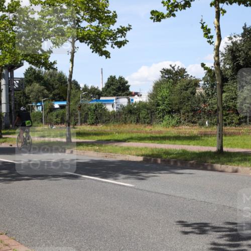 10.08.2025 - GEWOBA Citytriathlon Bremen Yannick Fuchs http://msf.ph/oto/8575499 10.08.2025 14:26:15 Radfahren 220, 231, 273, 278, 325, 331, 360 meine-sportfotos.de