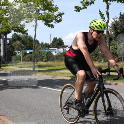 10.08.2025 - GEWOBA Citytriathlon Bremen Yannick Fuchs http://msf.ph/oto/8575510 10.08.2025 14:26:18 Radfahren 220, 231, 278, 325, 360, 404 meine-sportfotos.de