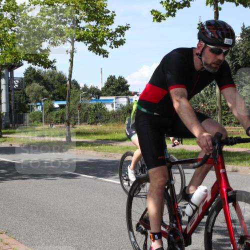 10.08.2025 - GEWOBA Citytriathlon Bremen Yannick Fuchs http://msf.ph/oto/8575539 10.08.2025 14:26:27 Radfahren 278, 358, 360, 404, 453, 532 meine-sportfotos.de