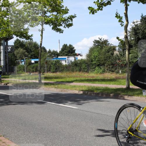 10.08.2025 - GEWOBA Citytriathlon Bremen Yannick Fuchs http://msf.ph/oto/8575552 10.08.2025 14:26:32 Radfahren 358, 360, 404, 453, 532 meine-sportfotos.de