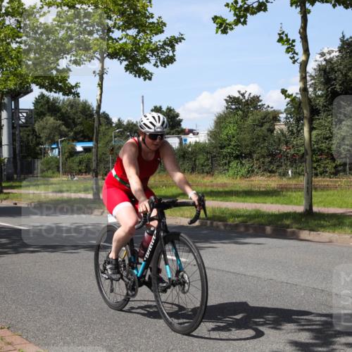 10.08.2025 - GEWOBA Citytriathlon Bremen Yannick Fuchs http://msf.ph/oto/8575555 10.08.2025 14:26:33 Radfahren 358, 360, 404, 408, 445, 453, 532 meine-sportfotos.de
