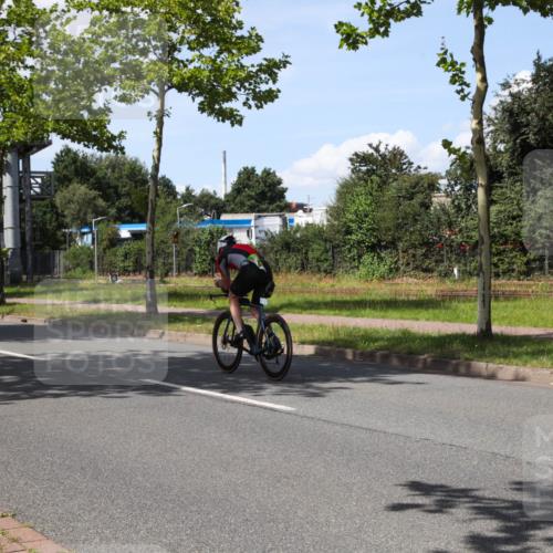 10.08.2025 - GEWOBA Citytriathlon Bremen Yannick Fuchs http://msf.ph/oto/8575580 10.08.2025 14:26:47 Radfahren 349, 358, 372, 408, 422, 445, 484, 497, 532 meine-sportfotos.de