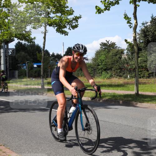 10.08.2025 - GEWOBA Citytriathlon Bremen Yannick Fuchs http://msf.ph/oto/8575589 10.08.2025 14:27:21 Radfahren 120, 189, 196, 276, 286, 318, 320, 441, 457 meine-sportfotos.de