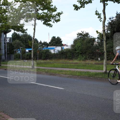 10.08.2025 - GEWOBA Citytriathlon Bremen Yannick Fuchs http://msf.ph/oto/8575608 10.08.2025 14:27:30 Radfahren 120, 156, 286, 320, 363, 441 meine-sportfotos.de