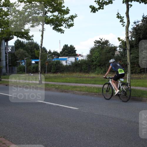 10.08.2025 - GEWOBA Citytriathlon Bremen Yannick Fuchs http://msf.ph/oto/8575609 10.08.2025 14:27:30 Radfahren 120, 156, 286, 320, 363, 441 meine-sportfotos.de