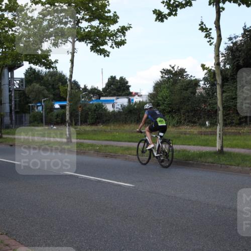 10.08.2025 - GEWOBA Citytriathlon Bremen Yannick Fuchs http://msf.ph/oto/8575610 10.08.2025 14:27:30 Radfahren 120, 156, 286, 320, 363, 441 meine-sportfotos.de