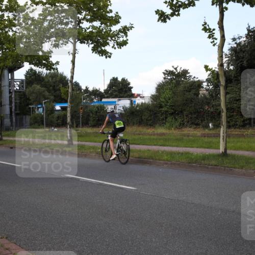 10.08.2025 - GEWOBA Citytriathlon Bremen Yannick Fuchs http://msf.ph/oto/8575611 10.08.2025 14:27:31 Radfahren 120, 156, 286, 320, 363, 441 meine-sportfotos.de