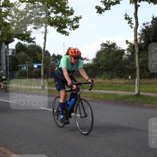 10.08.2025 - GEWOBA Citytriathlon Bremen Yannick Fuchs http://msf.ph/oto/8575616 10.08.2025 14:27:32 Radfahren 120, 156, 320, 363, 441 meine-sportfotos.de