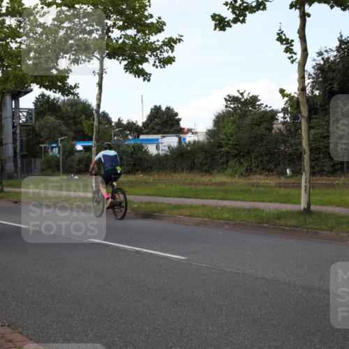 10.08.2025 - GEWOBA Citytriathlon Bremen Yannick Fuchs http://msf.ph/oto/8575623 10.08.2025 14:27:35 Radfahren 120, 156, 320, 363 meine-sportfotos.de