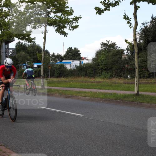 10.08.2025 - GEWOBA Citytriathlon Bremen Yannick Fuchs http://msf.ph/oto/8575624 10.08.2025 14:27:35 Radfahren 120, 156, 320, 363 meine-sportfotos.de