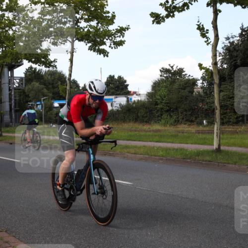 10.08.2025 - GEWOBA Citytriathlon Bremen Yannick Fuchs http://msf.ph/oto/8575625 10.08.2025 14:27:35 Radfahren 120, 156, 320, 363 meine-sportfotos.de