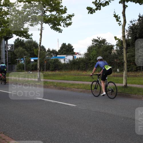10.08.2025 - GEWOBA Citytriathlon Bremen Yannick Fuchs http://msf.ph/oto/8575627 10.08.2025 14:27:36 Radfahren 120, 156, 194, 320, 363 meine-sportfotos.de
