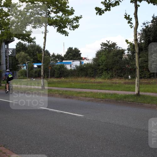 10.08.2025 - GEWOBA Citytriathlon Bremen Yannick Fuchs http://msf.ph/oto/8575630 10.08.2025 14:27:37 Radfahren 120, 156, 194, 320, 363 meine-sportfotos.de