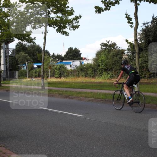10.08.2025 - GEWOBA Citytriathlon Bremen Yannick Fuchs http://msf.ph/oto/8575639 10.08.2025 14:27:43 Radfahren 156, 159, 194, 320, 322, 363 meine-sportfotos.de
