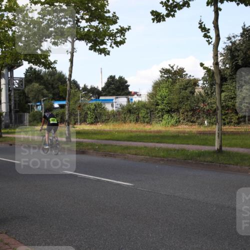 10.08.2025 - GEWOBA Citytriathlon Bremen Yannick Fuchs http://msf.ph/oto/8575643 10.08.2025 14:27:44 Radfahren 156, 159, 194, 293, 322, 363 meine-sportfotos.de