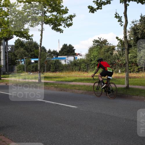 10.08.2025 - GEWOBA Citytriathlon Bremen Yannick Fuchs http://msf.ph/oto/8575653 10.08.2025 14:27:48 Radfahren 156, 159, 194, 293, 322, 363 meine-sportfotos.de