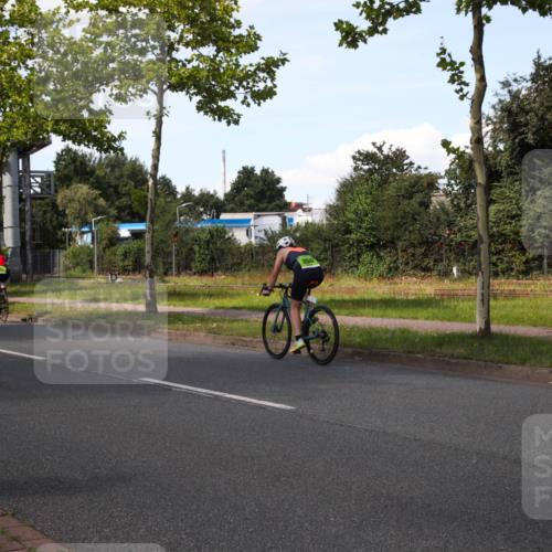10.08.2025 - GEWOBA Citytriathlon Bremen Yannick Fuchs http://msf.ph/oto/8575661 10.08.2025 14:27:51 Radfahren 156, 159, 194, 293, 322, 363 meine-sportfotos.de