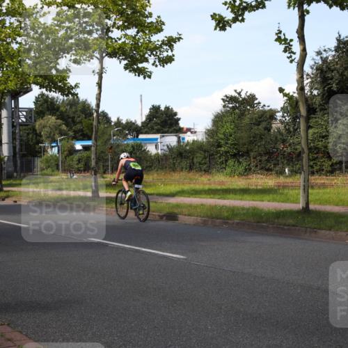 10.08.2025 - GEWOBA Citytriathlon Bremen Yannick Fuchs http://msf.ph/oto/8575662 10.08.2025 14:27:51 Radfahren 156, 159, 194, 293, 322, 363 meine-sportfotos.de