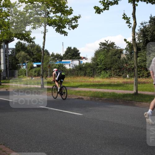 10.08.2025 - GEWOBA Citytriathlon Bremen Yannick Fuchs http://msf.ph/oto/8575671 10.08.2025 14:27:54 Radfahren 159, 194, 293, 322 meine-sportfotos.de