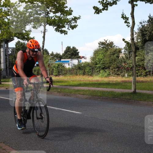 10.08.2025 - GEWOBA Citytriathlon Bremen Yannick Fuchs http://msf.ph/oto/8575682 10.08.2025 14:27:57 Radfahren 70, 159, 194, 293, 322 meine-sportfotos.de