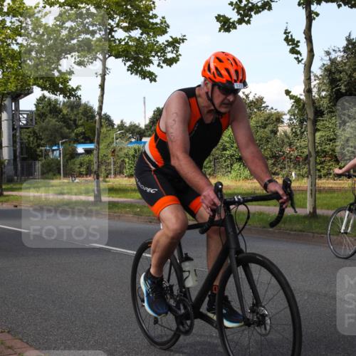 10.08.2025 - GEWOBA Citytriathlon Bremen Yannick Fuchs http://msf.ph/oto/8575683 10.08.2025 14:27:57 Radfahren 70, 159, 194, 293, 322 meine-sportfotos.de