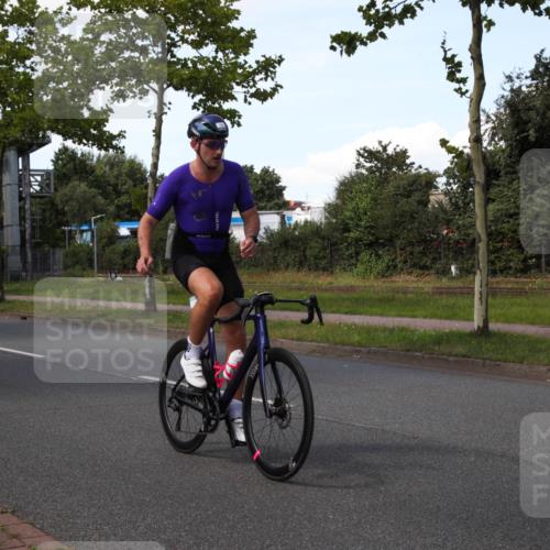 10.08.2025 - GEWOBA Citytriathlon Bremen Yannick Fuchs http://msf.ph/oto/8575688 10.08.2025 14:28:05 Radfahren 70, 159, 293 meine-sportfotos.de